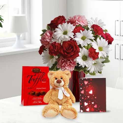 Wonderful Bouquet with Teddy, Chocolate and Card