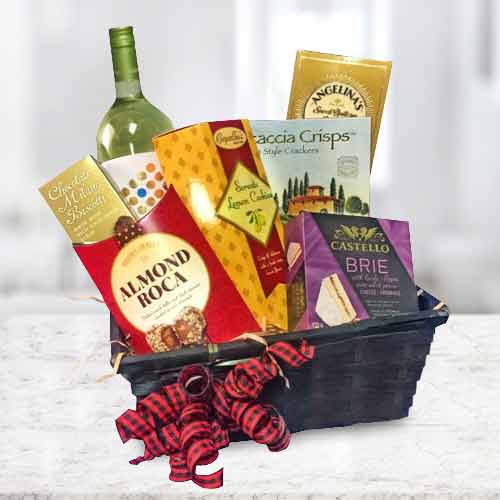 Gourmet Basket with White Wine and Cheese