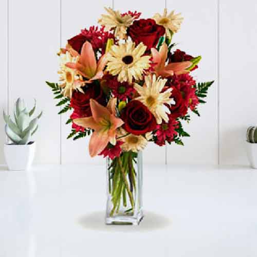 Glamorous Bouquet of Rose Lily Gerbera and Daisy