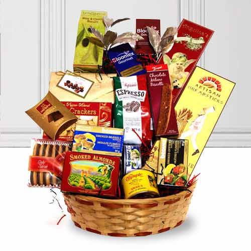 Sumptuous cheese Gourmet Basket