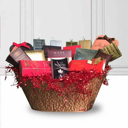 Appealing Christmas Gourmet Basket 